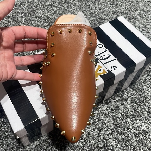 Studded flats - Picture 2 of 4